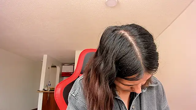 zoe jeane beker online show from 02.26.25