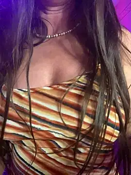 Snapshot of karrola chatting on 12.15.24 karrola online show from 12.15.24