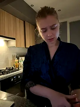 freiiaflower online show from 10.27.25