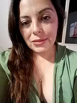 Snapshot of seherlatin chatting on 01.23.25 seherlatin online show from 01.23.25
