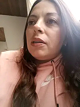 Snapshot of seherlatin chatting on 02.04.25 seherlatin online show from 02.04.25