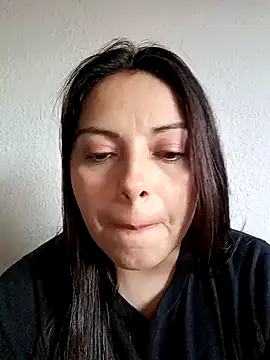 Snapshot of seherlatin chatting on 02.18.25 seherlatin online show from 02.18.25
