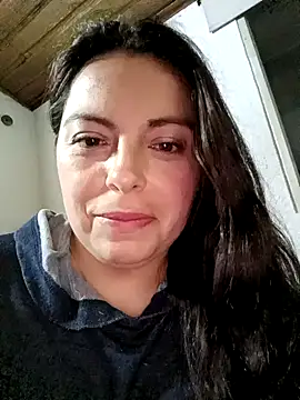 Snapshot of seherlatin chatting on 02.23.25 seherlatin online show from 02.23.25