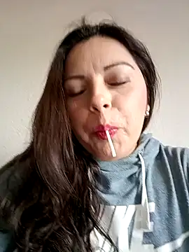 Snapshot of seherlatin chatting on 02.25.25 seherlatin online show from 02.25.25