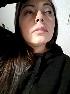 Snapshot of seherlatin chatting on 02.28.25 seherlatin online show from 02.28.25
