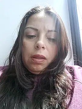 Snapshot of seherlatin chatting on 02.28.25 seherlatin online show from 02.28.25
