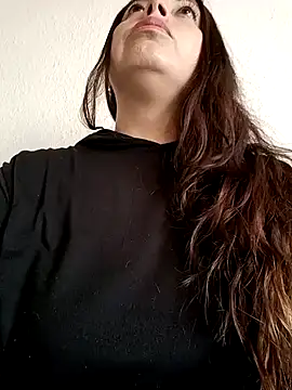 Snapshot of seherlatin chatting on 03.16.25 seherlatin online show from 03.16.25