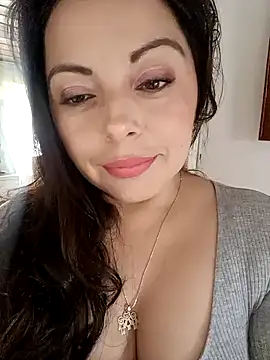 Snapshot of seherlatin chatting on 03.19.25 seherlatin online show from 03.19.25