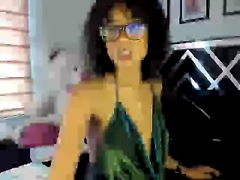 Kasandralopez online show from 03.18.25