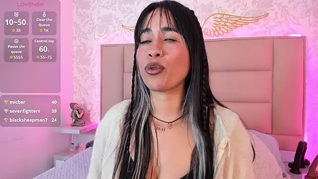 Snapshot of monserrat_towers chatting on 09.18.25 monserrat towers online show from 09.18.25