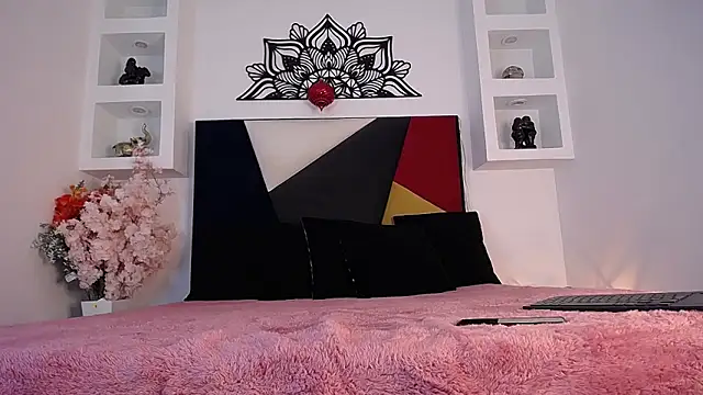 Snapshot of Katy_Van chatting on 12.29.24 Katy Van online show from 12.29.24