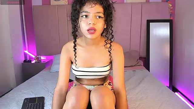 Winnifer Gonzal online show from 12.14.24