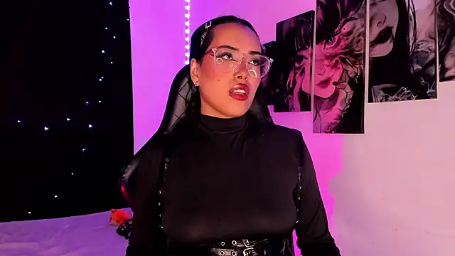 willow poisson online show from 12.04.24