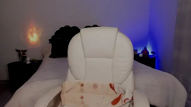 Snapshot of emilydolshe2 chatting on 10.24.25 emilydolshe2 online show from 10.24.25