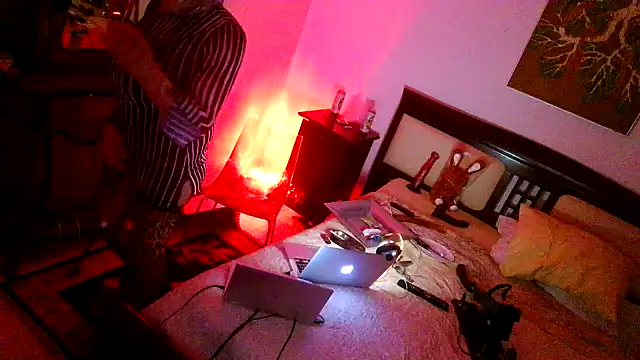 Snapshot of CharlotteVixxens chatting on 03.01.26 CharlotteVixxens online show from 03.01.26