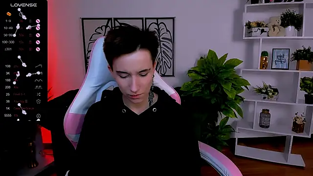 Snapshot of _Rein_ramm chatting on 02.14.25 Rein ramm online show from 02.14.25