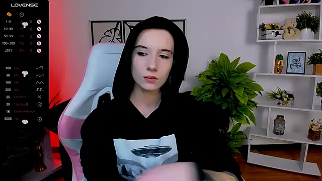 Snapshot of _Rein_ramm chatting on 02.18.25 Rein ramm online show from 02.18.25