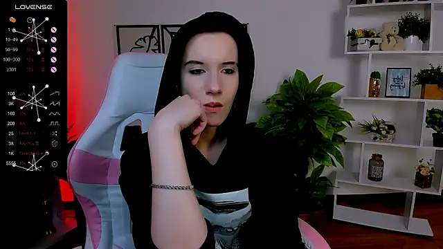 Snapshot of _Rein_ramm chatting on 02.18.25 Rein ramm online show from 02.18.25