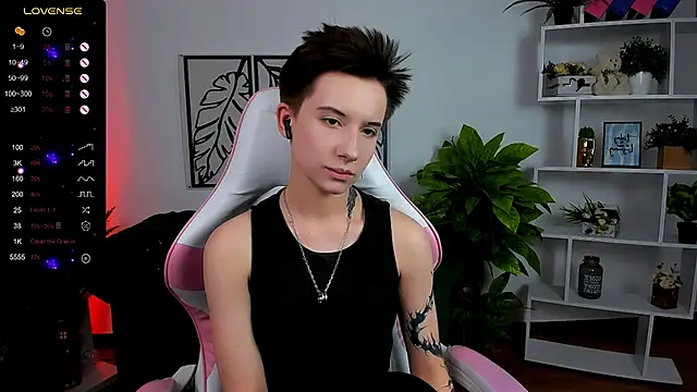 Snapshot of _Rein_ramm chatting on 03.04.25 Rein ramm online show from 03.04.25