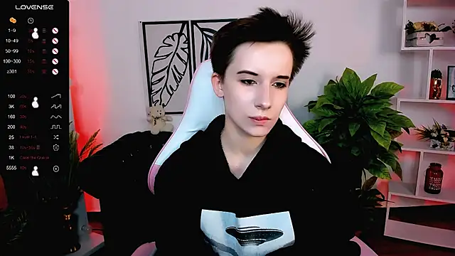 Snapshot of _Rein_ramm chatting on 03.17.25 Rein ramm online show from 03.17.25
