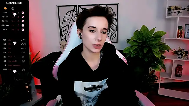 Snapshot of _Rein_ramm chatting on 03.17.25 Rein ramm online show from 03.17.25