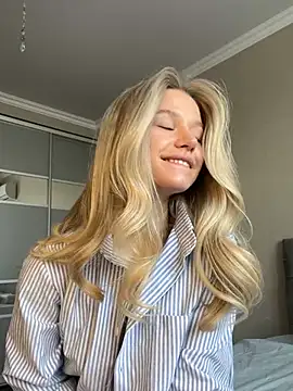 JessIsLove online show from 02.28.25