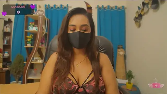 Snapshot of OH-Monica chatting on 03.01.26 OH-Monica online show from 03.01.26