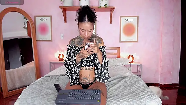 AliceBanks online show from 10.14.25