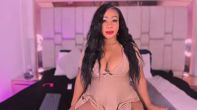 Snapshot of mary_kisses chatting on 10.28.25 mary kisses online show from 10.28.25