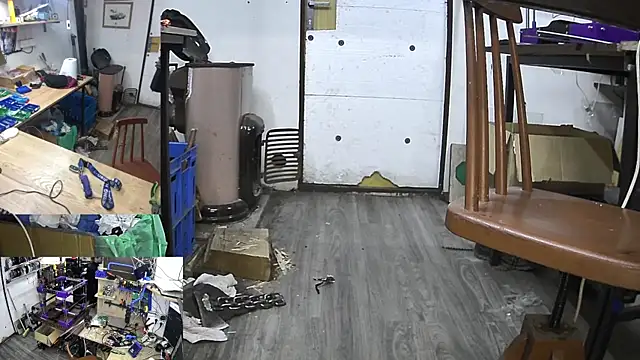 Snapshot of Happy_Michal chatting on 12.21.24 Happy Michal online show from 12.21.24