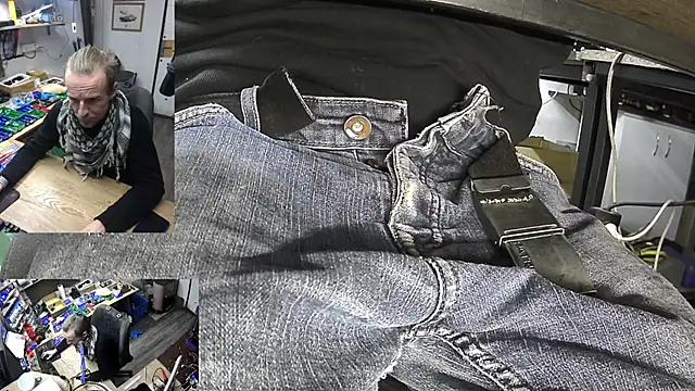 Snapshot of Happy_Michal chatting on 01.02.25 Happy Michal online show from 01.02.25