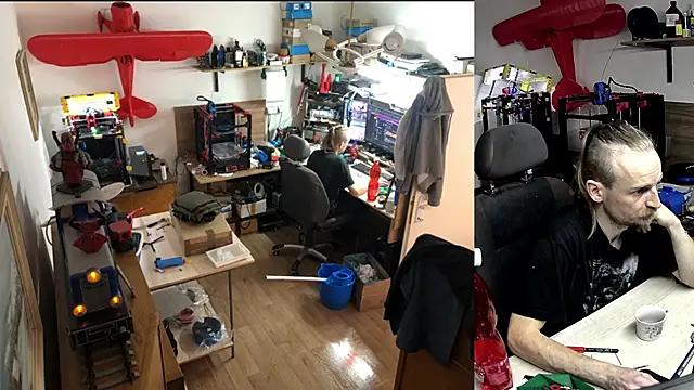 Snapshot of Happy_Michal chatting on 11.27.25 Happy Michal online show from 11.27.25