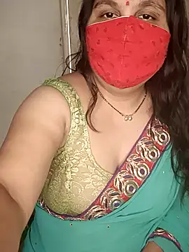Snapshot of Love-priya chatting on 01.01.25 Love-priya online show from 01.01.25