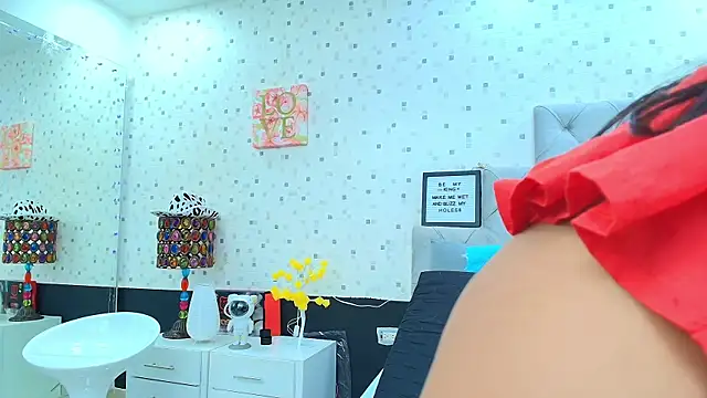 JulietaReyess online show from 02.10.25