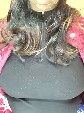 Snapshot of CUTE_SOPHIA- chatting on 12.19.24 CUTE SOPHIA- online show from 12.19.24