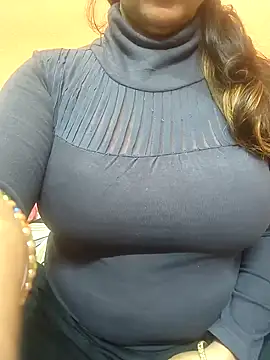 Snapshot of CUTE_SOPHIA- chatting on 01.05.25 CUTE SOPHIA- online show from 01.05.25