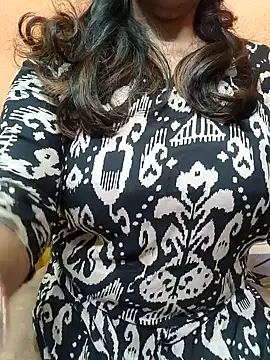 Snapshot of CUTE_SOPHIA- chatting on 01.24.25 CUTE SOPHIA- online show from 01.24.25