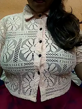 Snapshot of CUTE_SOPHIA- chatting on 02.18.25 CUTE SOPHIA- online show from 02.18.25