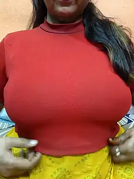 Snapshot of CUTE_SOPHIA- chatting on 02.24.25 CUTE SOPHIA- online show from 02.24.25