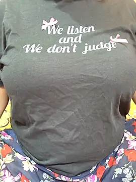 Snapshot of CUTE_SOPHIA- chatting on 10.04.25 CUTE SOPHIA- online show from 10.04.25