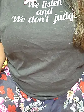 Snapshot of CUTE_SOPHIA- chatting on 10.11.25 CUTE SOPHIA- online show from 10.11.25