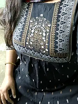 Snapshot of CUTE_SOPHIA- chatting on 10.15.25 CUTE SOPHIA- online show from 10.15.25