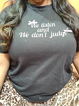 Snapshot of CUTE_SOPHIA- chatting on 10.22.25 CUTE SOPHIA- online show from 10.22.25