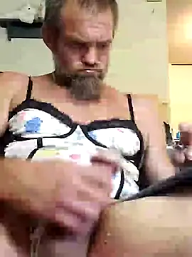 Snapshot of littleChop33 chatting on 10.02.25 littleChop33 online show from 10.02.25