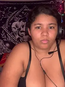 Snapshot of KittyLoroi chatting on 10.22.25 KittyLoroi online show from 10.22.25