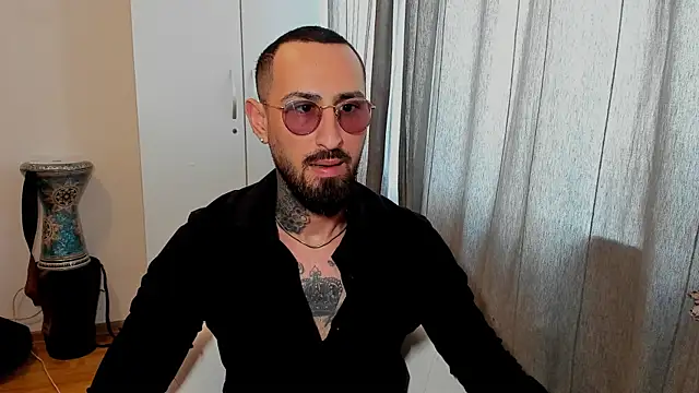 Snapshot of Baddfuckerr chatting on 01.20.25 Baddfuckerr online show from 01.20.25