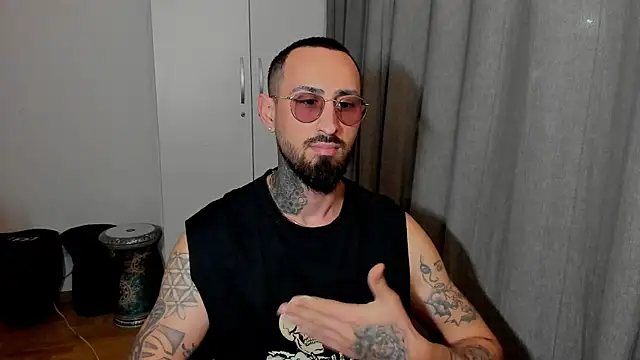 Snapshot of Baddfuckerr chatting on 01.21.25 Baddfuckerr online show from 01.21.25