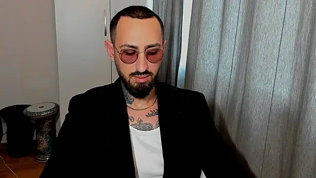 Snapshot of Baddfuckerr chatting on 01.22.25 Baddfuckerr online show from 01.22.25