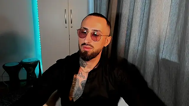 Snapshot of Baddfuckerr chatting on 02.03.25 Baddfuckerr online show from 02.03.25