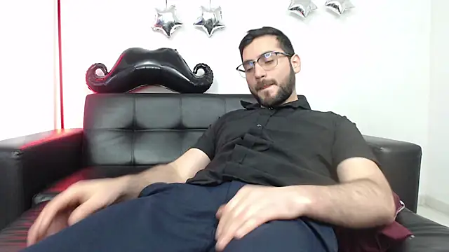 Snapshot of _Araboys_ chatting on 09.13.25  Araboys  online show from 09.13.25
